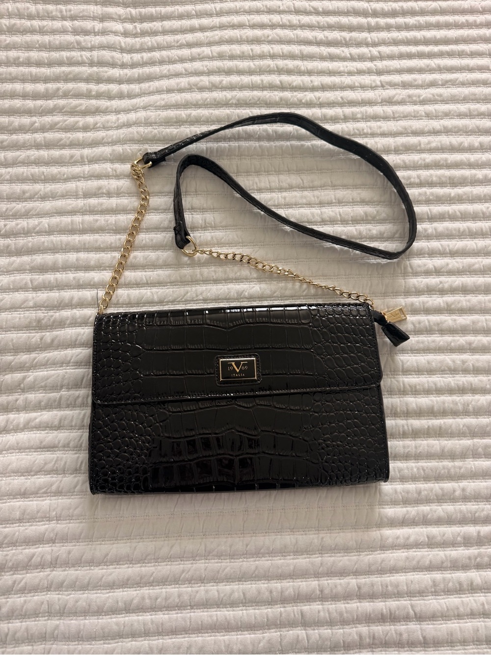 19V69 Italia Black Croc-Embossed Chain Strap Crossbody